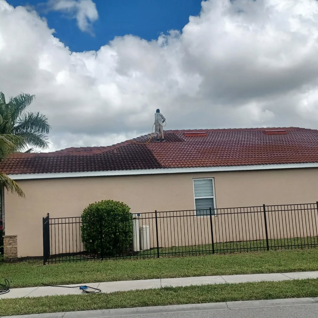 Pressure Syndicate & Softwash Reveals the Best Time To Clean Roofs in Cape Coral